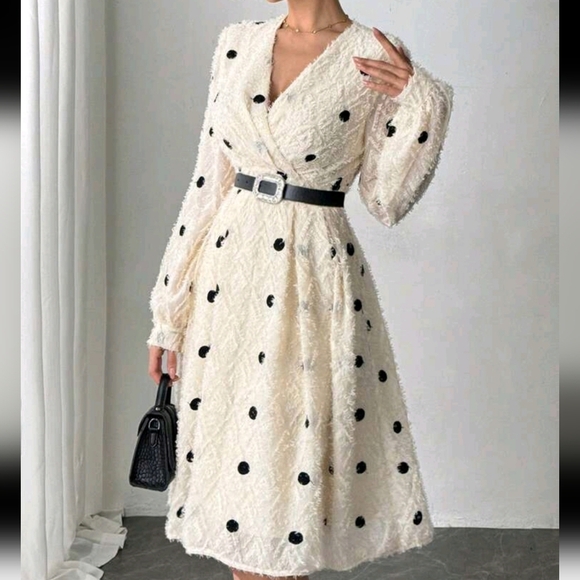 Embroidered Polka Dot Apricot V-Neck Elegant Fashion Women's Dress - Picture 1 of 5